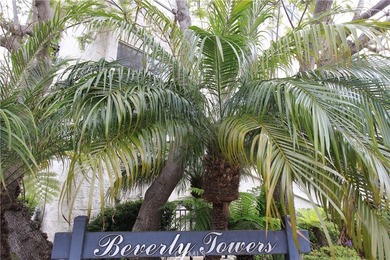 Location, Location, Location!!! Beverlywood adjacent and steps