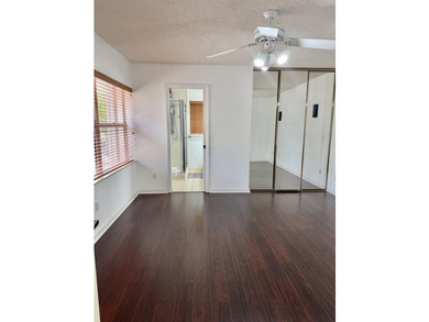 Welcome to Wellesley at Lake Clarke Shores! This beautifully - photo 18