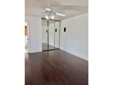 Welcome to Wellesley at Lake Clarke Shores! This beautifully - photo 19