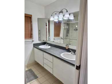 Welcome to Wellesley at Lake Clarke Shores! This beautifully - photo 21