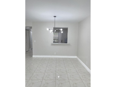 Light and Bright RENOVATED Large 1 bedroom with 2 full baths - photo 24