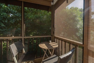 Homes on Laulea in Old Spreckelsville are a rare find; these - photo 31
