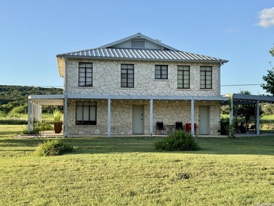 This astounding property has over 1,000 feet of River front - photo 7