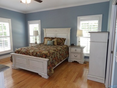 Waterfront home, Signal Point community, Guntersville city - photo 28
