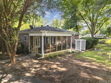 Experience lakefront living on beautiful Harris Brake Lake! - photo 38