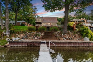 Watkins Lake Home For Sale in Waterford Michigan