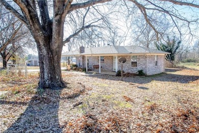 (private lake, pond, creek) Home Active Under Contract in Alma Arkansas
