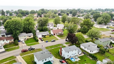 Welcome home to this inviting 4-bedroom, 1.5-bath residence - photo 41