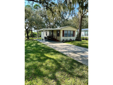 (private lake, pond, creek) Home For Sale in Leesburg Florida