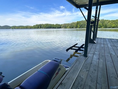 Enjoy lakeside living in this charming 3-bed / 1.5-bath mfg home - photo 11