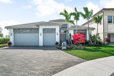 Lake Home For Sale in Palm Beach Gardens, Florida
