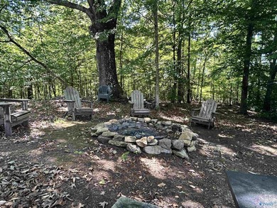 Enjoy lakeside living in this charming 3-bed / 1.5-bath mfg home - photo 14