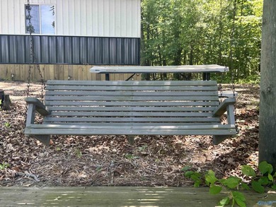 Enjoy lakeside living in this charming 3-bed / 1.5-bath mfg home - photo 15