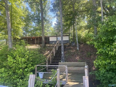 Enjoy lakeside living in this charming 3-bed / 1.5-bath mfg home - photo 16