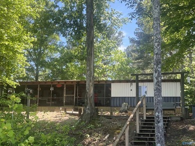 Enjoy lakeside living in this charming 3-bed / 1.5-bath mfg home - photo 17