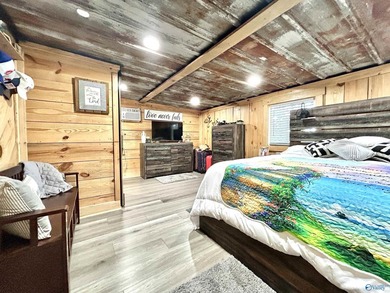 Enjoy lakeside living in this charming 3-bed / 1.5-bath mfg home - photo 28