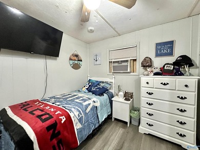 Enjoy lakeside living in this charming 3-bed / 1.5-bath mfg home - photo 35