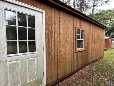 Enjoy lakeside living in this charming 3-bed / 1.5-bath mfg home - photo 47