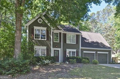 Make this charming home in the desirable swim and tennis - photo 2