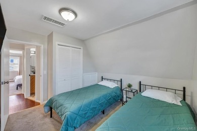 Charming Cape Cod-style 4-bedroom, 2-bathroom home offering a - photo 20