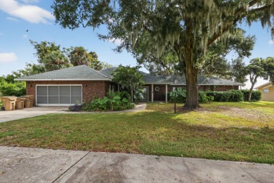 Lake Home For Sale in Fruitland Park, Florida