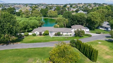 (private lake, pond, coastal) Home For Sale in West Richland Washington
