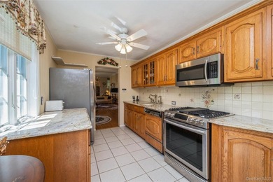 Welcome to this meticulously maintained 3 Bedroom 1.5 bath home - photo 27