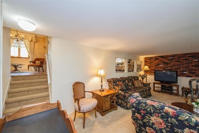 Welcome to this meticulously maintained 3 Bedroom 1.5 bath home - photo 34