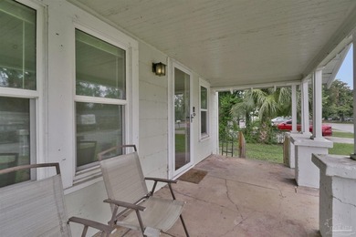 Vintage 3-bedroom, 1-bath home with plenty of potential! This - photo 3