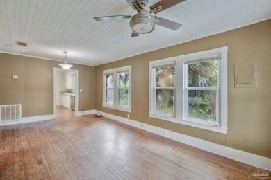 Vintage 3-bedroom, 1-bath home with plenty of potential! This - photo 8