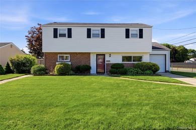 A Home That Has Been Truly Cherished! Welcome to this charming - photo 1