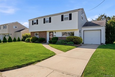 A Home That Has Been Truly Cherished! Welcome to this charming - photo 2