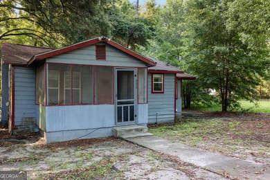Charming opportunity in historic Darien! Ideally located in an - photo 4