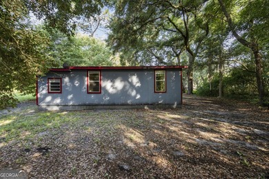 Charming opportunity in historic Darien! Ideally located in an - photo 6
