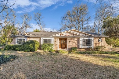 (private lake, pond, coastal) Home For Sale in Lorena Texas