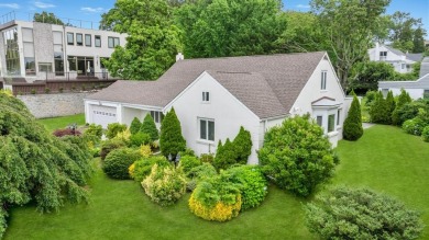 (private lake, pond, coastal) Home Sale Pending in Great Neck New York