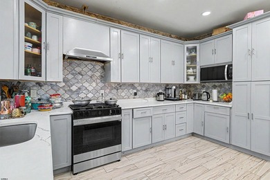 Expansive corner property offering approximately 2,278 square - photo 14