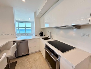 UNOBSTRUCTED OCEAN VIEWS 3BDR / 2.5 BTHS CONDO AT THE PALMS - photo 15