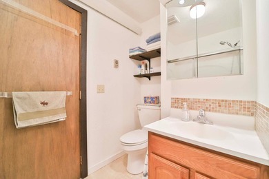 Beautifully maintained 4-bedroom, 2-bath Lake Mary home situated - photo 19