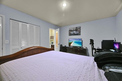 This CBS stucco 3 bedroom, 1.5 bath home offering 1,434 Sq. ft - photo 20