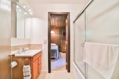 Beautifully maintained 4-bedroom, 2-bath Lake Mary home situated - photo 20