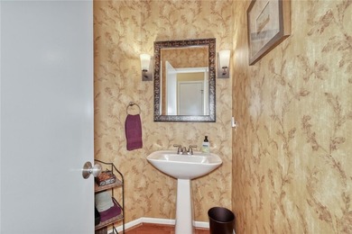 Gorgeous contemporary home in one of Mendon's most sought after - photo 21