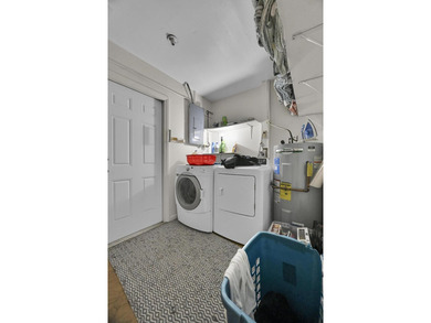 This CBS stucco 3 bedroom, 1.5 bath home offering 1,434 Sq. ft - photo 24
