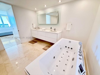 UNOBSTRUCTED OCEAN VIEWS 3BDR / 2.5 BTHS CONDO AT THE PALMS - photo 25