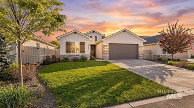 Welcome to luxury living in the highly sought-after Redhawk - photo 1