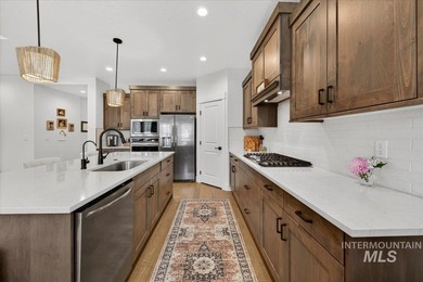Welcome to luxury living in the highly sought-after Redhawk - photo 5