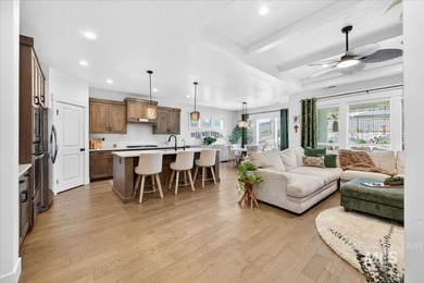 Welcome to luxury living in the highly sought-after Redhawk - photo 8