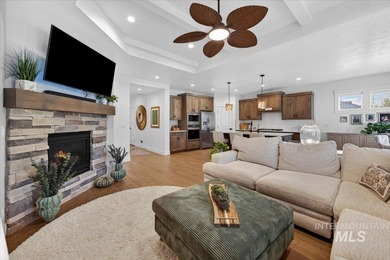 Welcome to luxury living in the highly sought-after Redhawk - photo 10