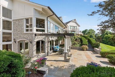 First time on the market since its full renovation and 6,500 SF - photo 9