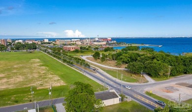 Perfectly positioned in one of downtown Pensacola's most - photo 4